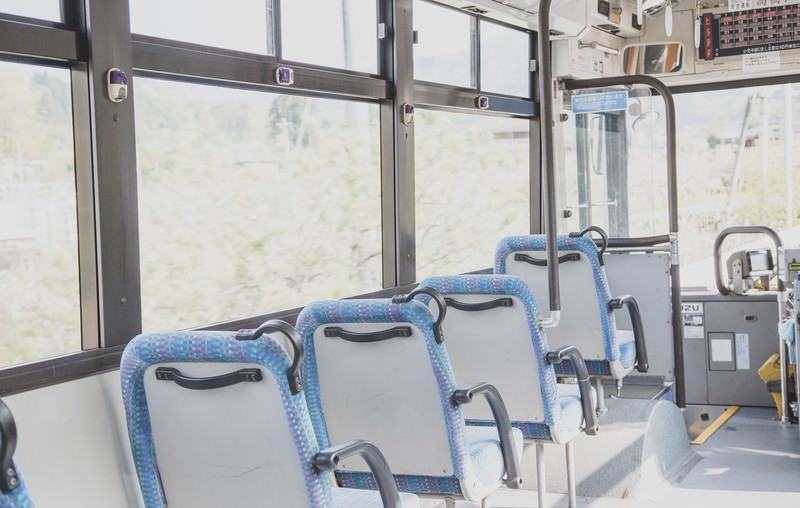バスの車内 | ELEMOs